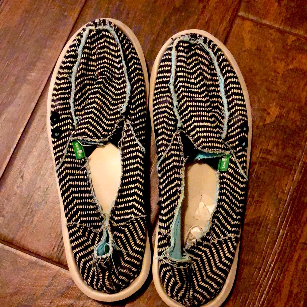 Like new size 8 Sanuks